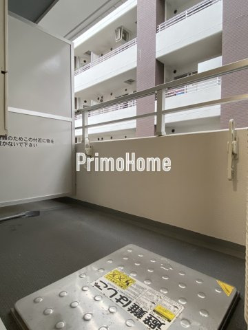 プレールドゥーク八丁堀の駐車場