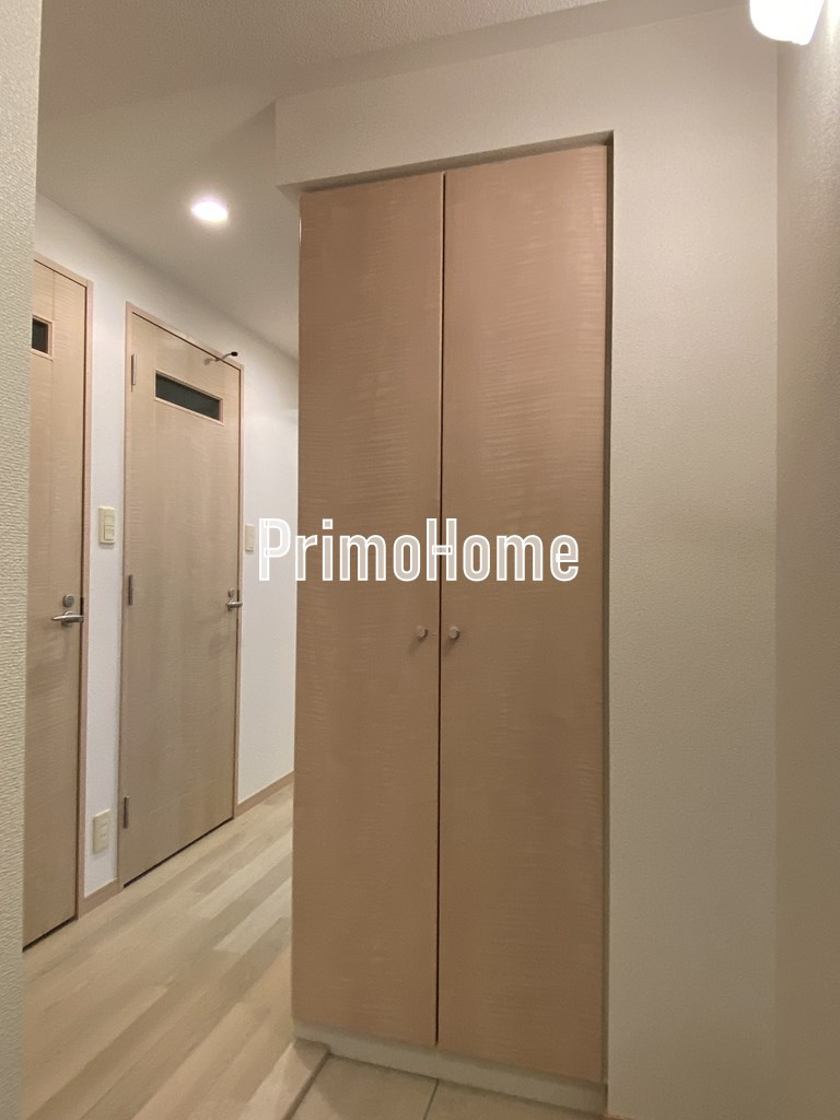 プレールドゥーク八丁堀の玄関