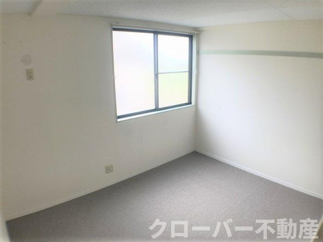 レオパレス高木の寝室