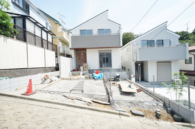 【落ち着いて暮らしたい】東野台｜高台立地×開放感×家事ラク動線、暮らし整う新築戸建て★仲介手数料無料★
