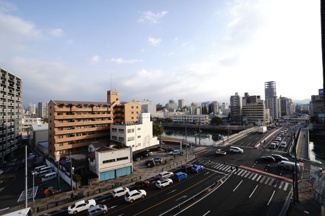 【展望】 | 【リフォーム済】ライオンズマンション舟入本町 | 【四季を感じる】
四季の移ろい・爽やかな青空や風を感じられ
自然を愉しめるパノラマビュー。
毎日の暮らしに余裕を感じさせてくれる、
遮る物の無い開放的な眺望を是非、ご堪能ください。