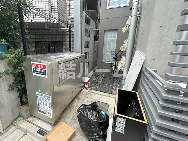 豊島区南大塚１丁目の賃貸マンションのエントランス