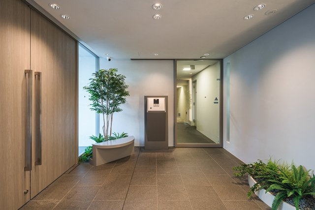 コスモリード新宿余丁町のロビー