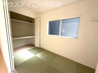【和室】 | 羽島市福寿町本郷新築建売全2棟！福寿小学校まで徒歩4分！お車スペース3台可能！WICあり！ | 羽島市福寿町本郷新築建売全2棟！福寿小学校まで徒歩4分！お車スペース3台可能！ウォークインクローゼット
