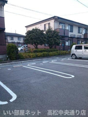 【駐車場】 | ヌーベル・シャトウＦ