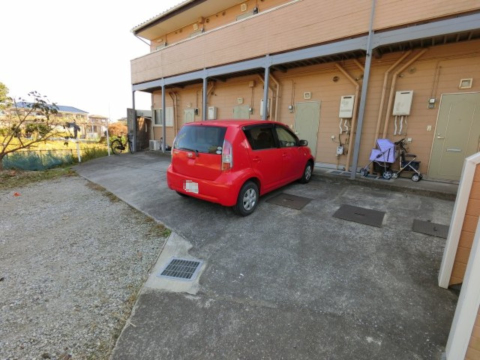 【駐車場】