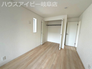 【洋室】 | 羽島市福寿町本郷新築建売全2棟！福寿小学校まで徒歩4分！お車スペース3台可能！WICあり！ | 羽島市福寿町本郷新築建売全2棟！福寿小学校まで徒歩4分！お車スペース3台可能！ウォークインクローゼット
