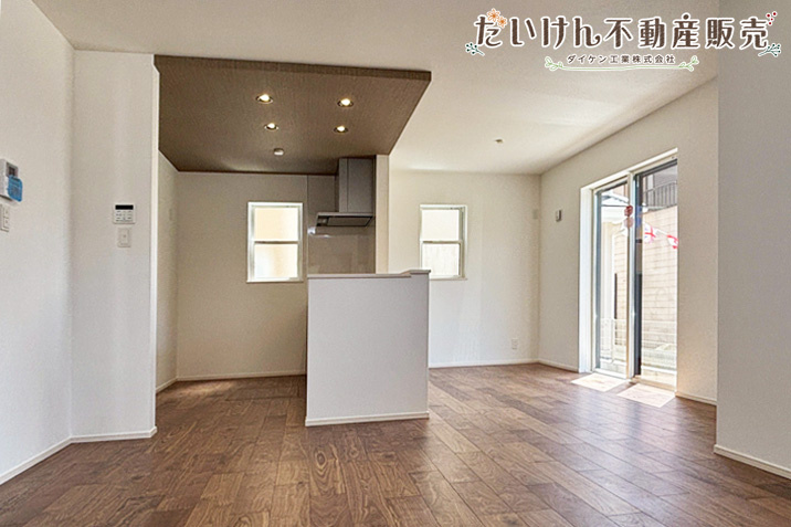 神戸市西区押部谷町西盛　第2期　新築一戸建ての玄関