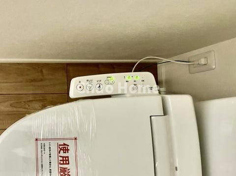 葛飾区東金町4丁目新築分譲住宅の内装|【ウォシュレット】清潔に使いたいお手洗いには最適な設備です。もちろんウォームレットも標準装備です。