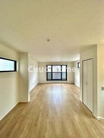 葛飾区東金町4丁目新築分譲住宅の居間・リビング|リビングダイニング