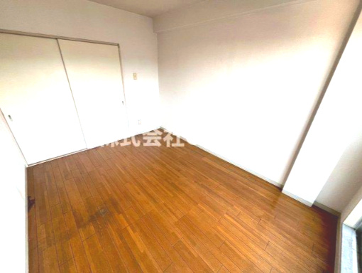 プレアール恩智の洋室