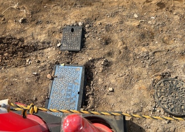 【設備】 | 敷地内には、散水栓や立水栓があります。水道水を直接利用できるため、水を運ぶ手間を省くことが出来ます。大量の水を必要とする洗車作業や清掃などに役立ちます。その他設備とあわせて、現地でご確認ください。