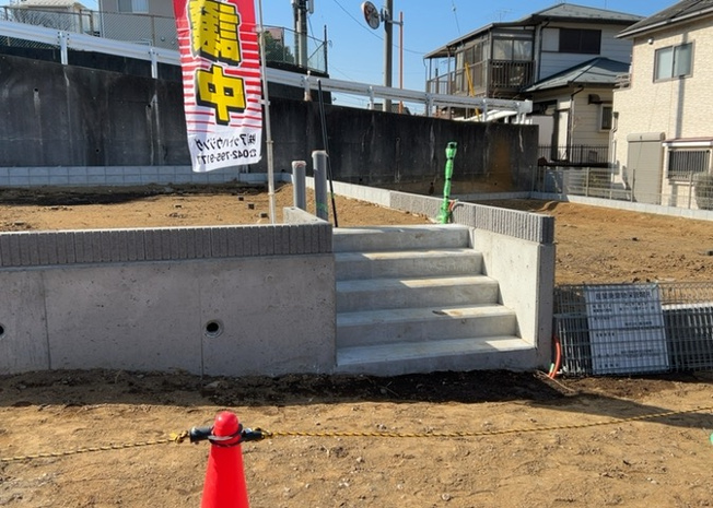 【防犯設備】 | 当然のことではありますが、オートロックやセンサーライト、ホームセキュリティーなどの防犯設備があれば、小さいお子様がいるご家庭も安心ですよね！まず物件購入の際は、防犯設備もチェックするようにしましょう。