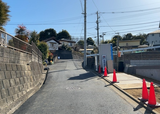 【展望】 | 土地の地勢が高台の場合、景色を綺麗にみることができ、景色にこだわってお家探ししている方におすすめです！また平坦地よりも風通しがいいというメリットがあります。デメリットもあるので是非現地でご確認下さい。