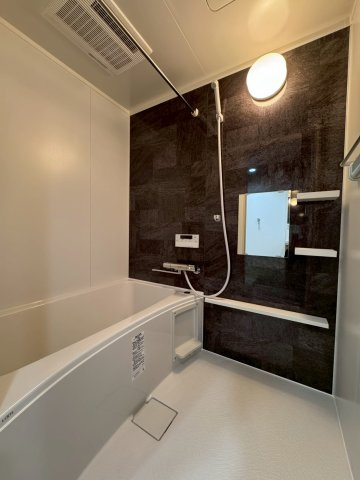 ルネ旭公園の浴室|年中大活躍の浴室乾燥機付きです。