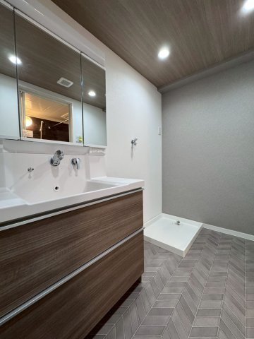 ルネ旭公園の洗面所|洗面所・脱衣所は十分な広さがあります。