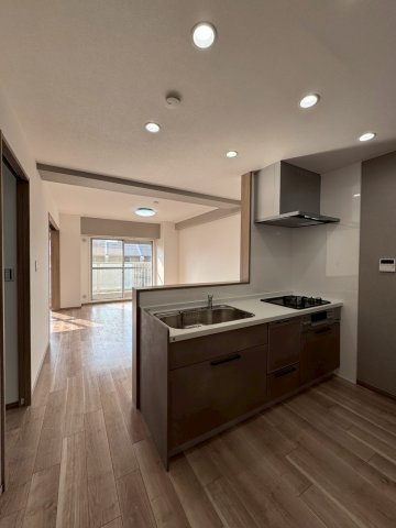 ルネ旭公園のキッチン|2025年5月リフォーム済みのお家ですぐにお住まいいただけます。