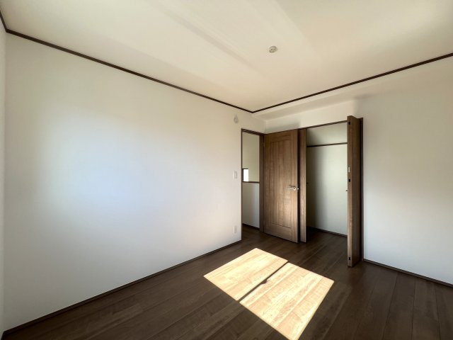 陸の孤島は昔の話！！新駅でアクセス抜群！～羽沢町新築戸建て～の洋室|スタンダードな洋室です