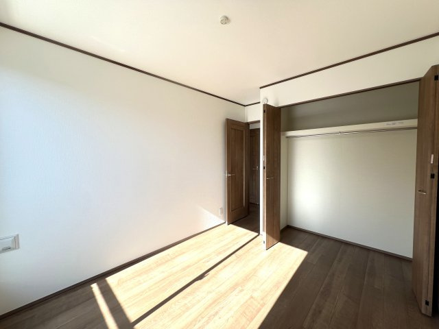 陸の孤島は昔の話！！新駅でアクセス抜群！～羽沢町新築戸建て～の洋室|明るい洋室です