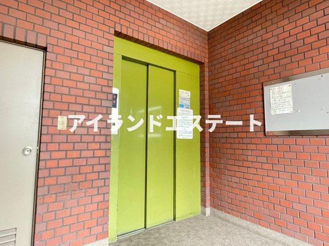 ニューコーポ中島　バイク相談　角部屋　陽当たり良好のロビー