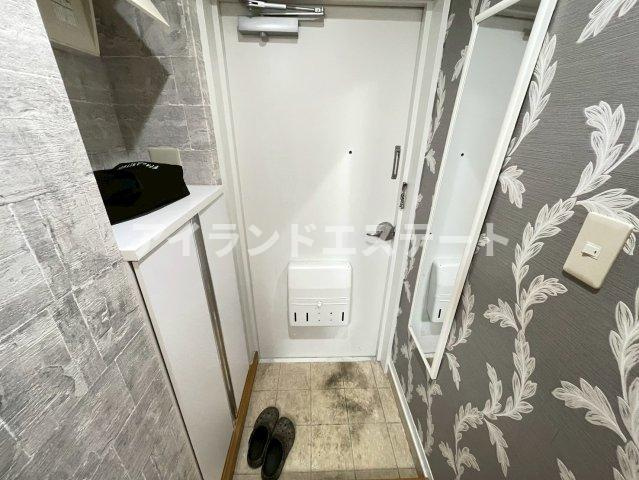 ニューコーポ中島　バイク相談　角部屋　陽当たり良好の玄関