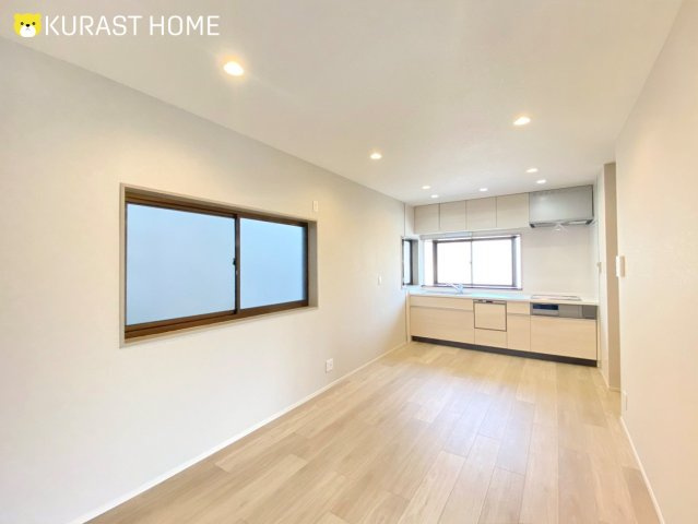 長岡京市西の京　中古戸建の居間・リビング