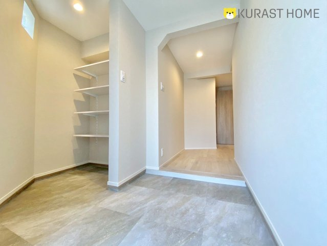 長岡京市西の京　中古戸建の玄関