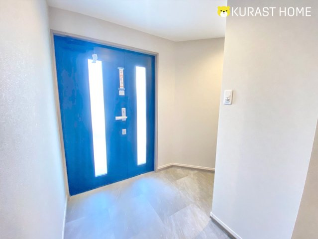 長岡京市西の京　中古戸建の玄関