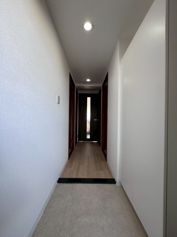 ライオンズマンション城東緑橋の玄関|シューズボックス付きの玄関です。