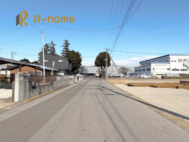 第1常総市坂手町　新築戸建て　1号棟の前面道路含む現地写真|『今から見たい！』大歓迎です♪
お気軽にＲ－ｈomeまでお問い合わせください。