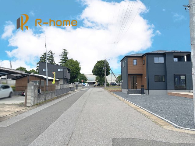 第1常総市坂手町　新築戸建て　1号棟の前面道路含む現地写真|堂々！建物完成♪実際のお部屋をご見学可能です♪
ご見学が一番の資料！お気軽にお問い合わせ下さい♪