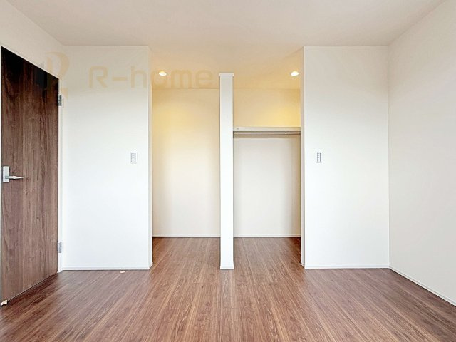 第1常総市坂手町　新築戸建て　1号棟の収納|主寝室にウォークインクローゼット＆フリースペース付き！