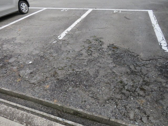 姫路市香寺町香呂のハイツの駐車場