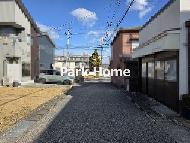 高知市六泉寺町 ① 新築戸建ての前面道路含む現地写真