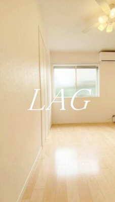 【居間・リビング】 | アザーレ中河原 | 洋室のお部屋です。