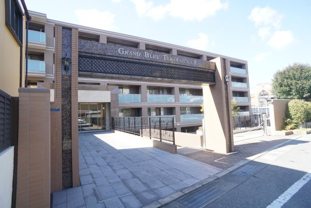 グランブルー宝塚Ⅱの外観