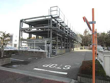 ヴェルディこころの駐車場