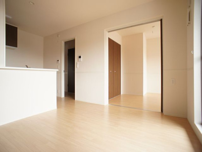 【居間・リビング】 | プランドール | 快適に過ごせるエアコンが付いています♪