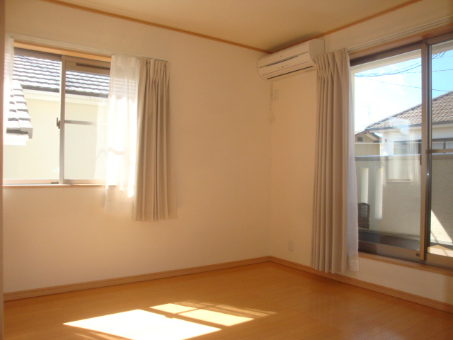 平井2丁目期限付き貸家の洋室