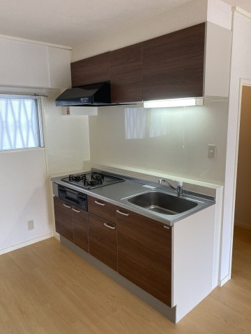 鵠沼岡田ビルのキッチン|システムキッチンです。