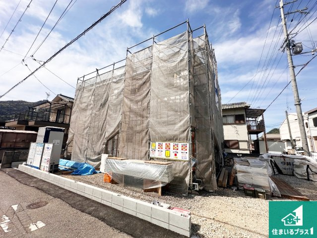 西脇市高田井町　第2期　新築一戸建ての外観|周辺は落ち着いた街並みの住宅地！子育てがしやすい住環境です！まだ未完成ですが、現地でしかわからない事もございます。是非一度ご覧ください。