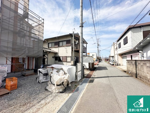 西脇市高田井町　第2期　新築一戸建ての前面道路含む現地写真|周辺は落ち着いた街並みの住宅地！子育てがしやすい住環境です！まだ未完成ですが、現地でしかわからない事もございます。是非一度ご覧ください。