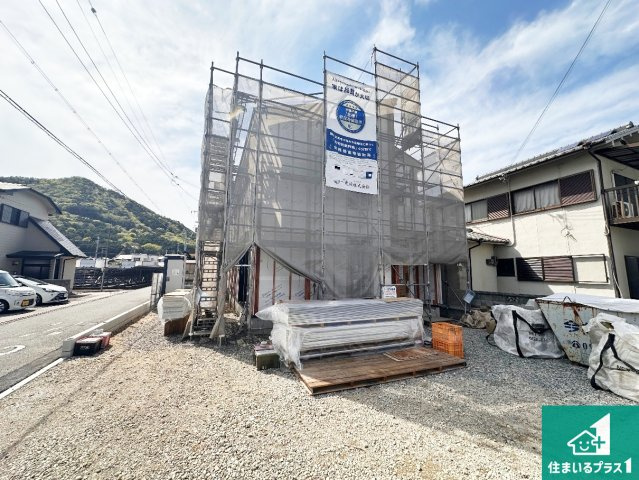 西脇市高田井町　第2期　新築一戸建ての外観|周辺は落ち着いた街並みの住宅地！子育てがしやすい住環境です！まだ未完成ですが、現地でしかわからない事もございます。是非一度ご覧ください。