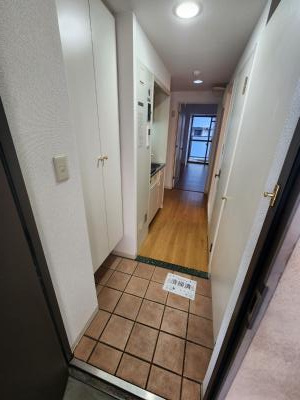 なかよしマンションの内装|玄関から～
