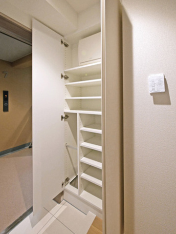 COURT TAKETOKU Ⅲの玄関