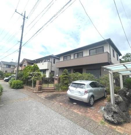大網白里市みどりが丘2　中古戸建の前面道路含む現地写真|内装リフォーム令和8年8月 都市ガス上下水 セキスイハウス施工 軽量鉄骨 車2台