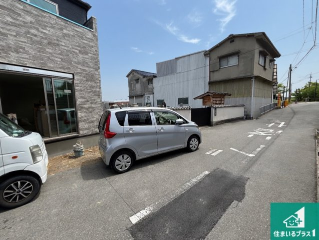 高槻市下田部町　新築一戸建ての前面道路含む現地写真|現在建築中！落ち着いた街並みで新生活を始めることが出来そう！周辺の物件も併せてご紹介させて頂きます！