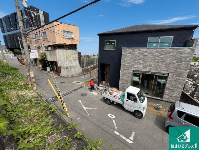 高槻市下田部町　新築一戸建ての前面道路含む現地写真|現在の進捗状況です！順調に作業進行中、完成が待ち遠しいです！詳細の間取り等、お気軽にお問い合わせください！