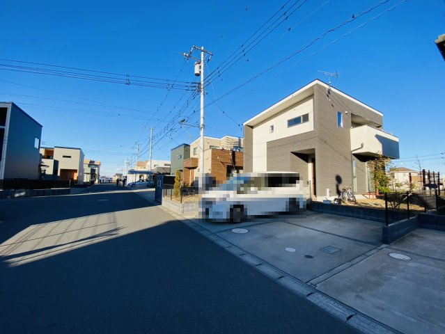 八街ほ　中古戸建の前面道路含む現地写真