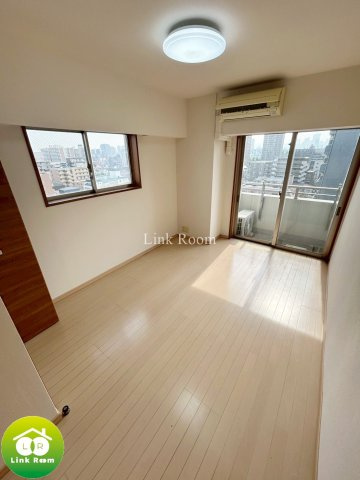 プレール・ドゥーク西大島駅前の居間・リビング